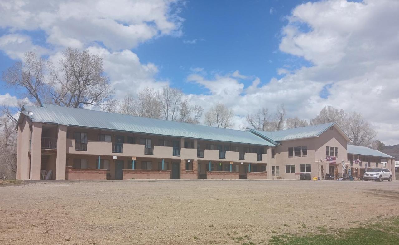 Down Home Lodge & Rv Park Chama Esterno foto